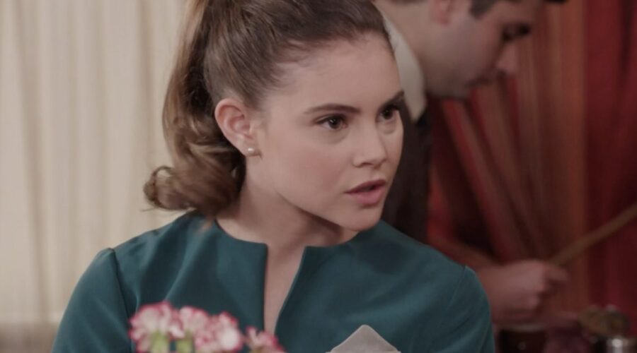 Elvira Camarrone (Clara Boscolo) in una scena della puntata 116 de