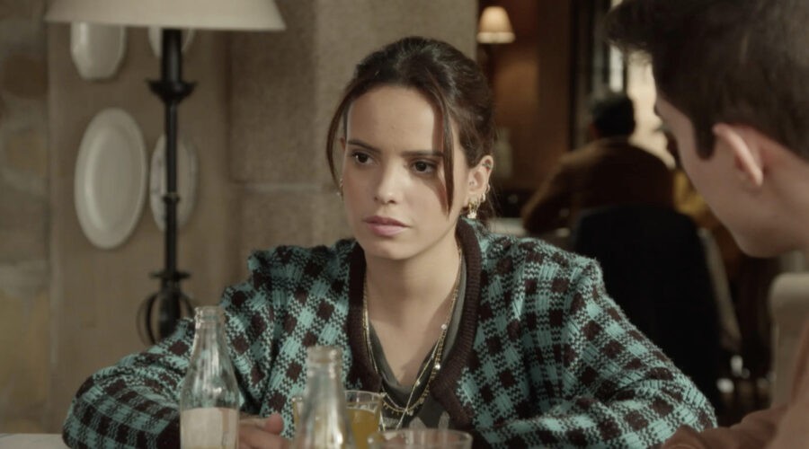 Gloria Camila Ortega (Cloe) in una scena di “Un altro domani”. Credits: Mediaset