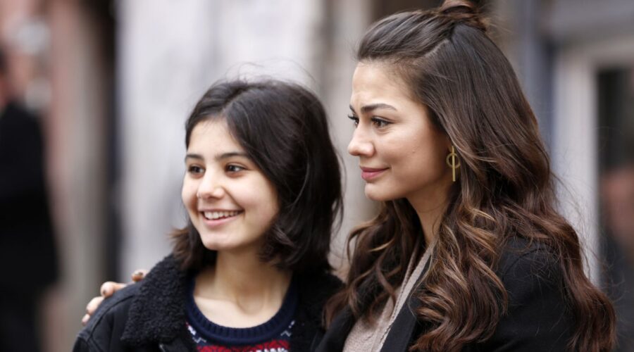 Helin Kandemir e Demet Ozdemir in