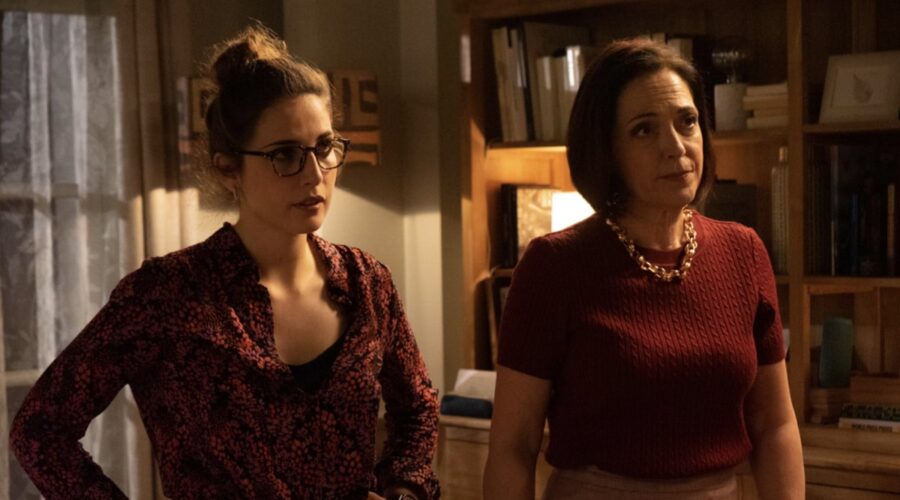 Da sinistra: Laura Ledesma (Julia) e Cristina De Inza (Diana) in una scena di “Un altro domani”. Credits: Mediaset