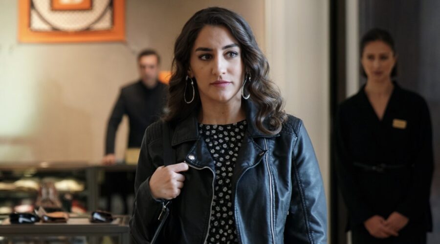 Naz Goktan (Emine) in una scena di “My Home My Destiny”. Credits: RTI Mediaset.