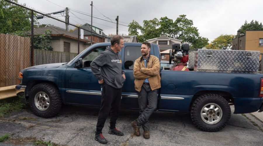 Peter Berg e Taylor Kitsch in