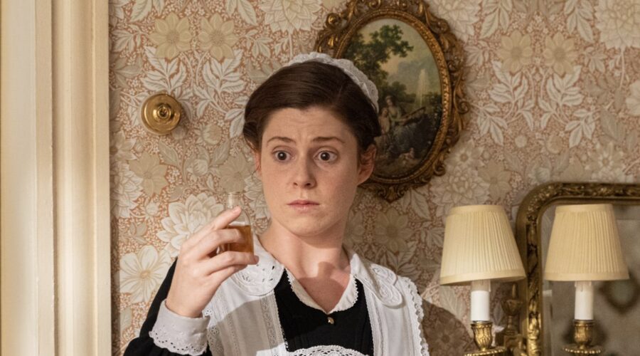 Sara Molina (Maria Fernandez) in una scena de “La Promessa”. Credits: RTI Mediaset.