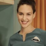 Silvia Bruno (Agata Puglisi) in un posato per 