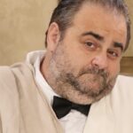 Massimo Cagnina (Ciro Puglisi) in un posato per 