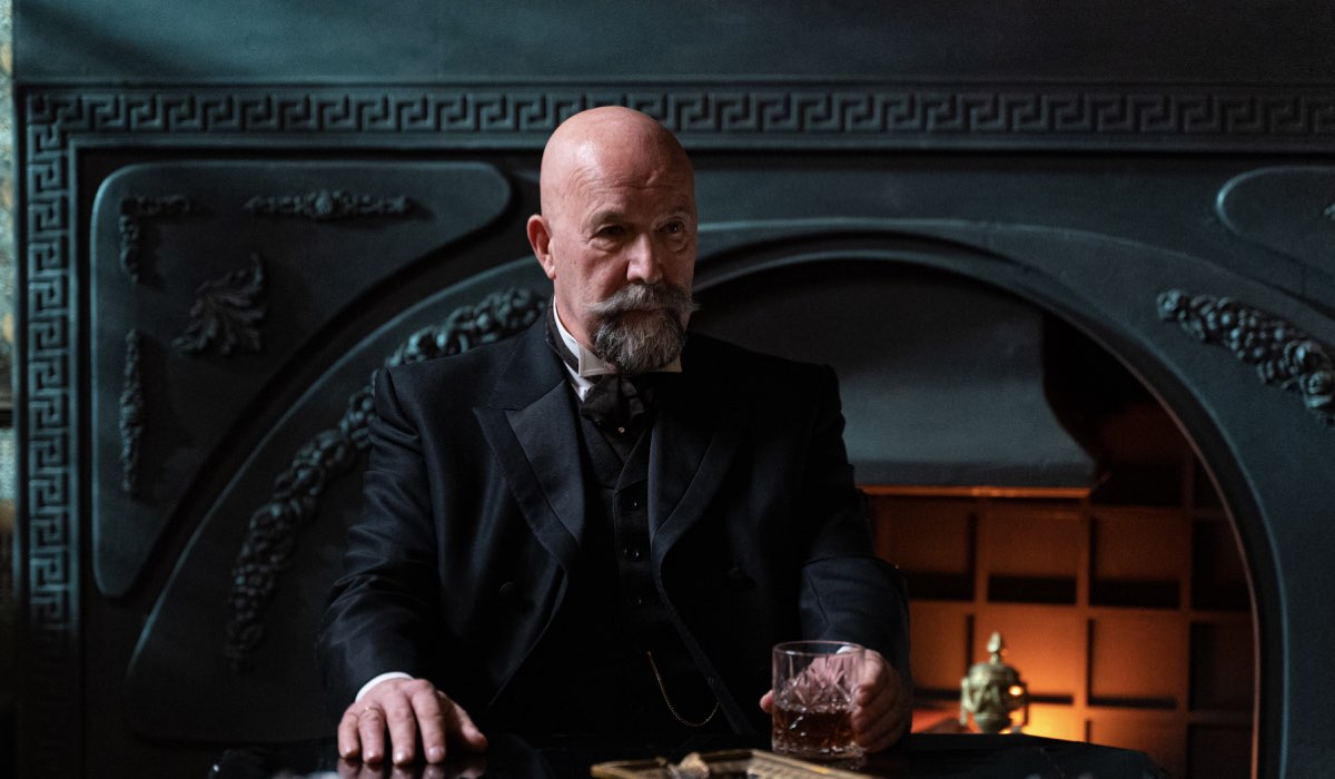 Alberto Gonzalez (Juan Ezquerdo) in una scena de “La Promessa”. Credits: RTI Mediaset.