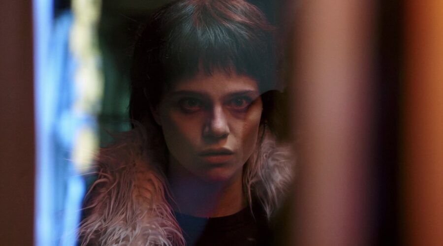 Lili Epply nel ruolo di Linn in una scena di “Souls”. Credits: Geißendörfer Pictures/Nik Konietzny/Sky Italia.