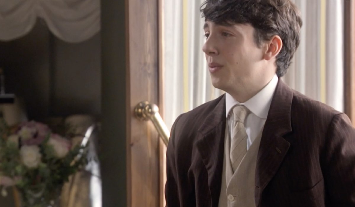 Jorge Clemente (Carlitos Terán) in una scena della puntata 100 di 