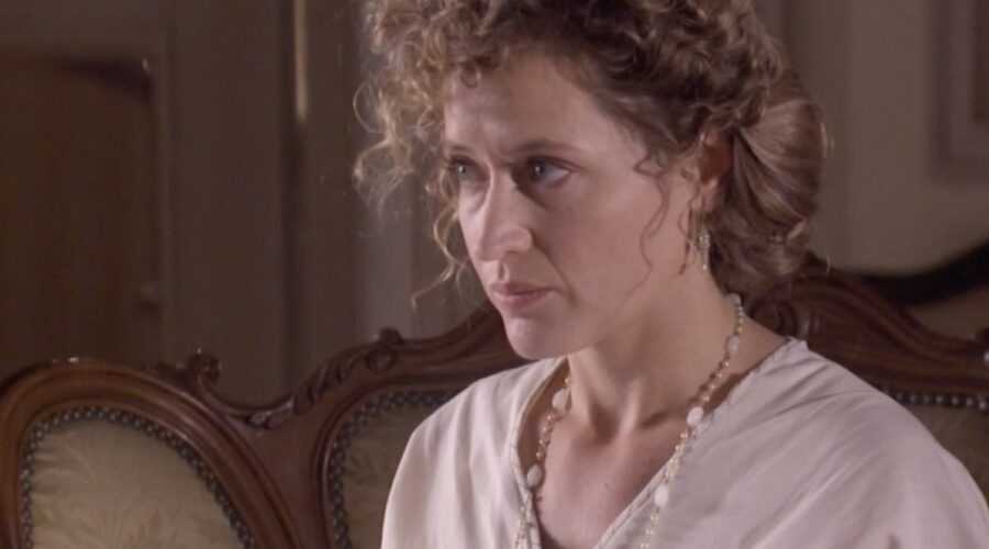 Marta Larralde (Diana Silva Torrealba) in una scena della puntata 100 di ”Sei Sorelle”. Credits: Rai.