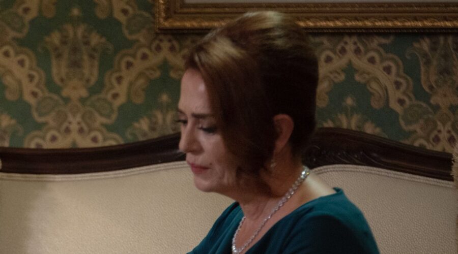 Nazal Kesal (Sevda Çaglayan) in una scena di 