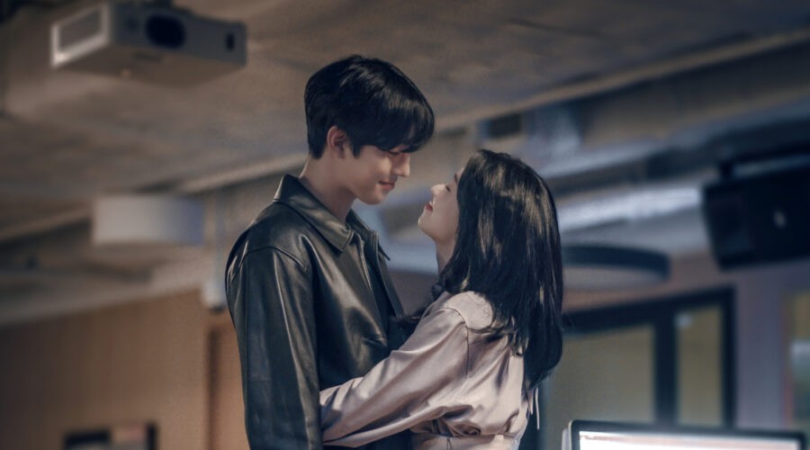 A Time Called You (L To R) Ahn Hyo Seop As Koo Yeon-jun, Jeon Yeo Been As Han Jun-hee, In A Time Called You Cr. Lim Hyo Sun Netflix