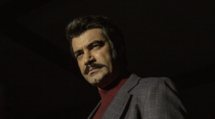 Murat Ünalmis (Demir) in una scena di “Terra Amara”. Credits: Mediaset.