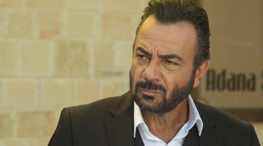 Kerem Alisik (Fekeli) in una scena di