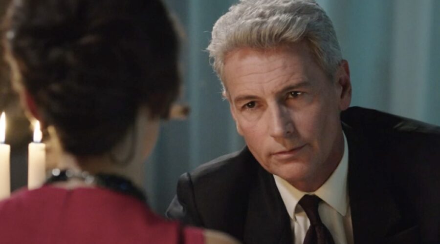 Da sinistra: Lucrezia Massari (Flora Gentile Ravasi) e Roberto Farnesi (Umberto Guarnieri) in una scena della puntata 12 de 