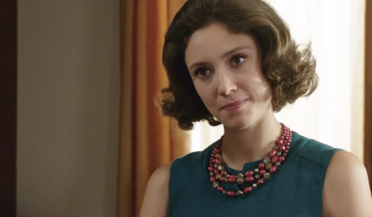 Lucrezia Massari (Flora Gentile Ravasi) in una scena della puntata 13 de 