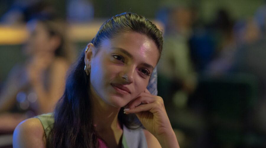 Şifanur Gül in una scena de “Il Sarto”. Credits: Netflix.