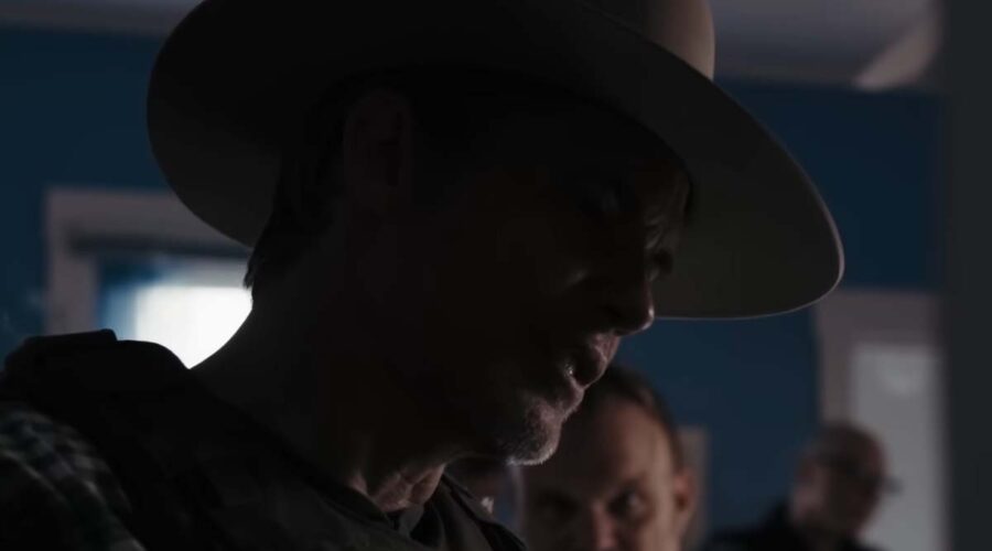 Timothy Olyphant in una scena di 