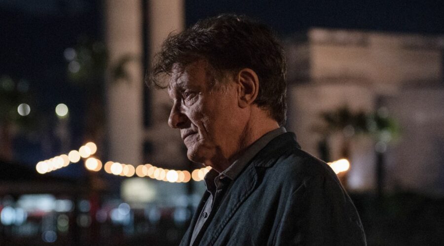 Massimo Ranieri (Michele Ferrara) in una scena de