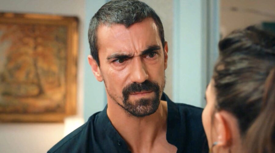 Ibrahim Celikkol (Mehdi) in una scena di “My Home My Destiny 2”. Credits: Cattura schermo/Mediaset Infinity.