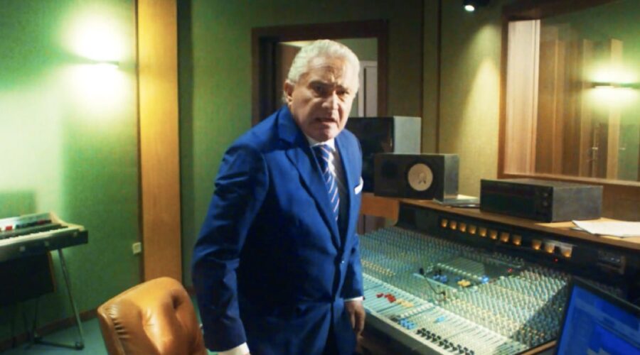 Mimmo Ferrara in una scena de “La voce che hai dentro”. Credits: Cattura schermo/Mediaset Infinity.