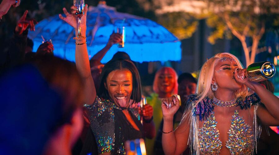 Buntu Petse in una scena della serie tv