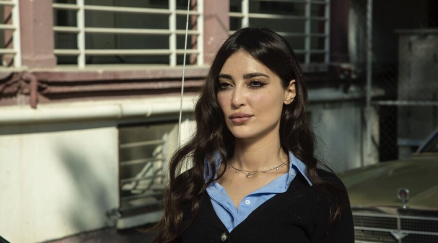 Melike İpek Yalova (Müjgan Hekimoğlu Akkaya) in una scena di 