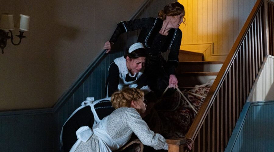 Maria Castro (Pia Adarre), Andrea Del Rio (Teresa Villamil), Ana Garces (Jana Exposito) ne