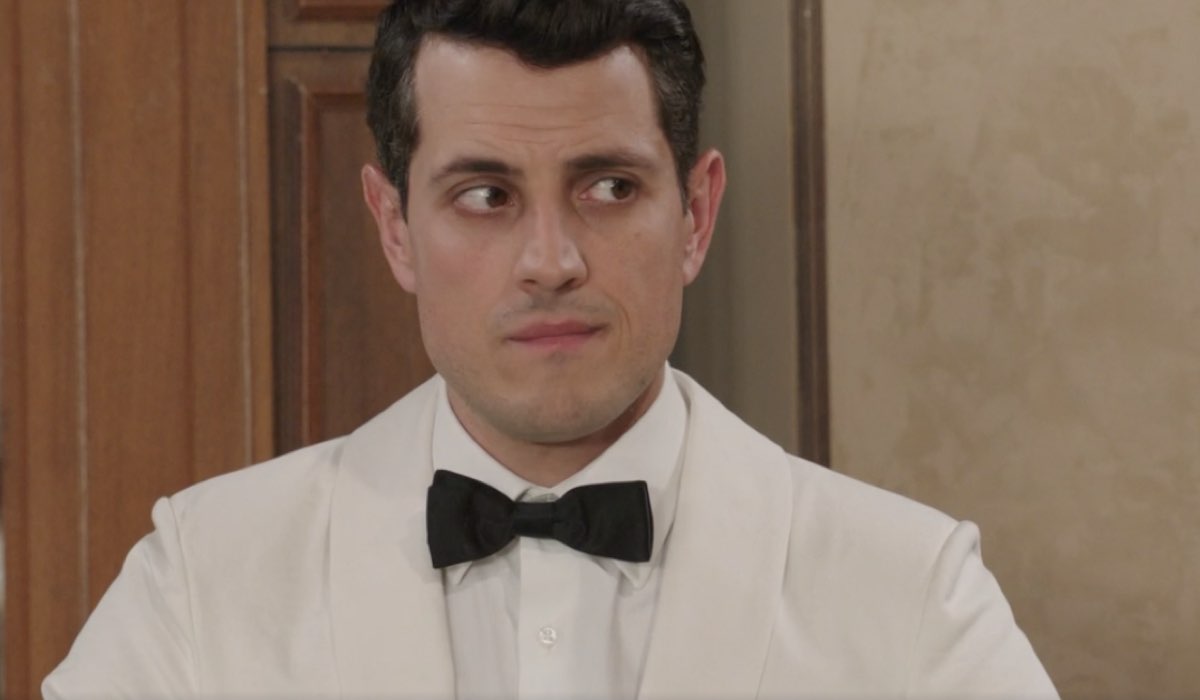 Emanuel Caserio (Salvatore Amato) in una scena della puntata 12 de 