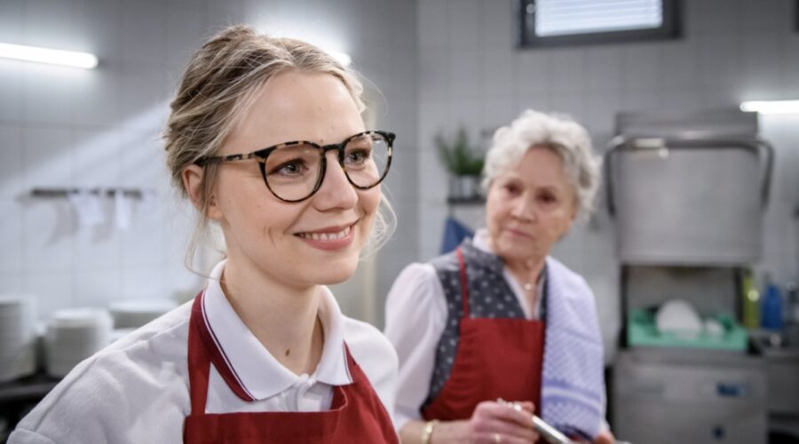 Lena Conzendorf presta il volto a Josephine Klee in “Tempesta D'Amore”. Credits: Das Erste/Rti Mediaset.