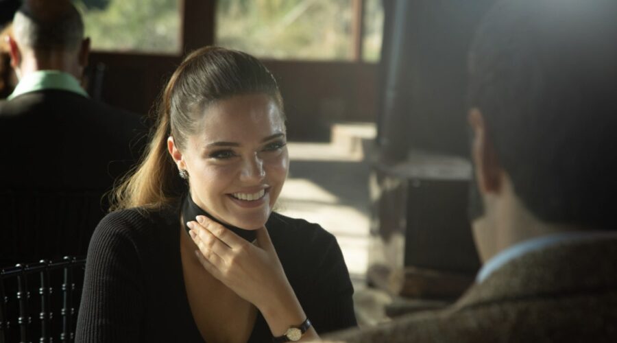 Hilal Altınbilek (Züleyha) in una scena di ”Terra Amara”. Credits: Mediaset.