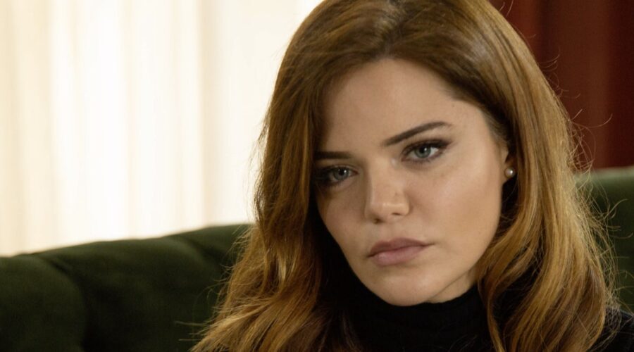 Hilal Altinbilek (Züleyha) in una scena di “Terra Amara”. Credits: RTI Mediaset.