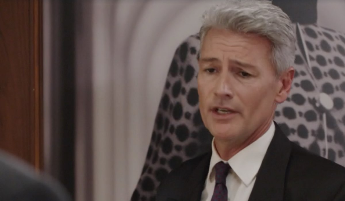 Roberto Farnesi (Umberto Guarnieri) in una scena della puntata 11 de 