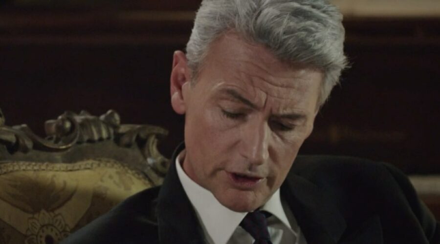 Roberto Farnesi (Umberto Guarnieri) in una scena della puntata 11 de 