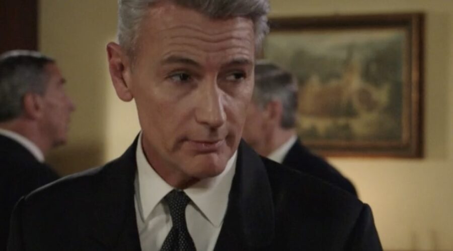 Roberto Farnesi (Umberto Guarnieri) in una scena della puntata 13 de 