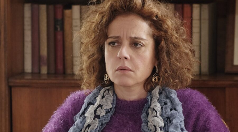 Vanessa Scalera (Imma Tataranni) in una scena della prima puntata di