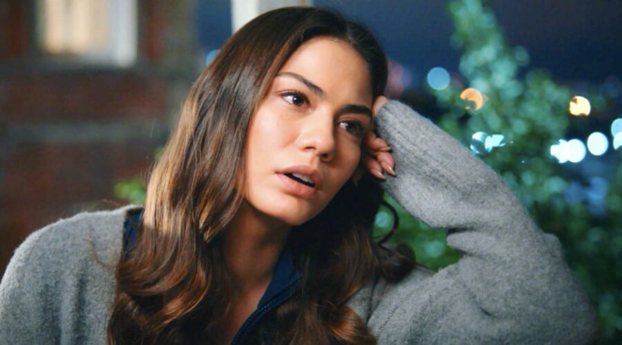 Zeynep (Demet Özdemir) in una scena di “My Home My Destiny 2”. Credits: Cattura schermo/Mediaset Infinity.