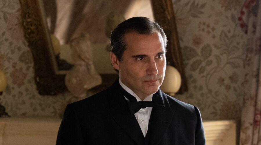 Bruno Lastra (Gregorio) in una scena de 