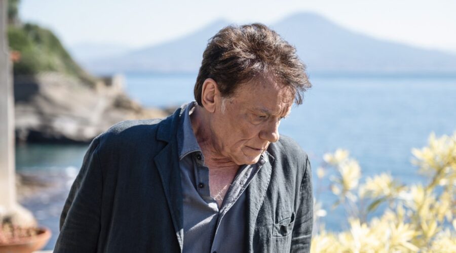 Massimo Ranieri (Michele Ferrara) in una scena de 