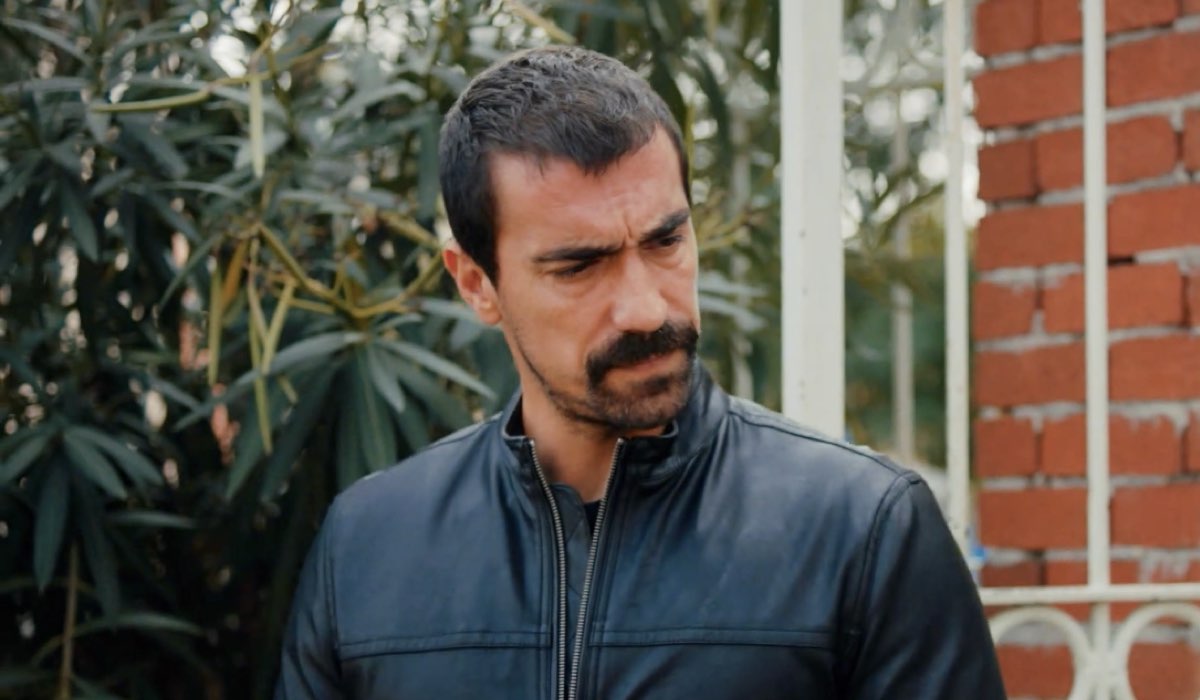 Ibrahim Celikkol (Mehdi) in una scena di “My Home My Destiny 2”. Credits: Cattura schermo/Mediaset Infinity.