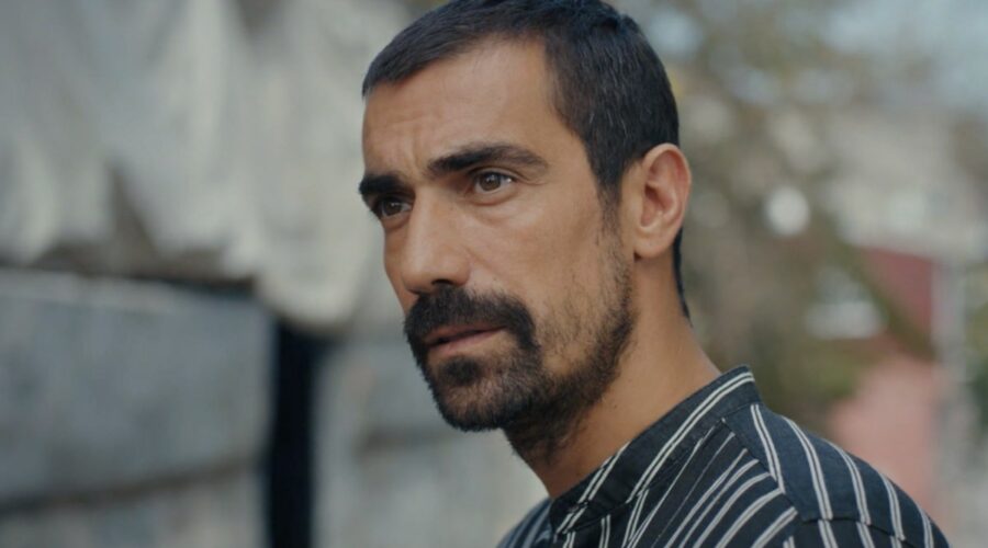 Ibrahim Celikkol (Mehdi) in una scena di “My Home My Destiny 2”. Credits: Cattura schermo/Mediaset Infinity.