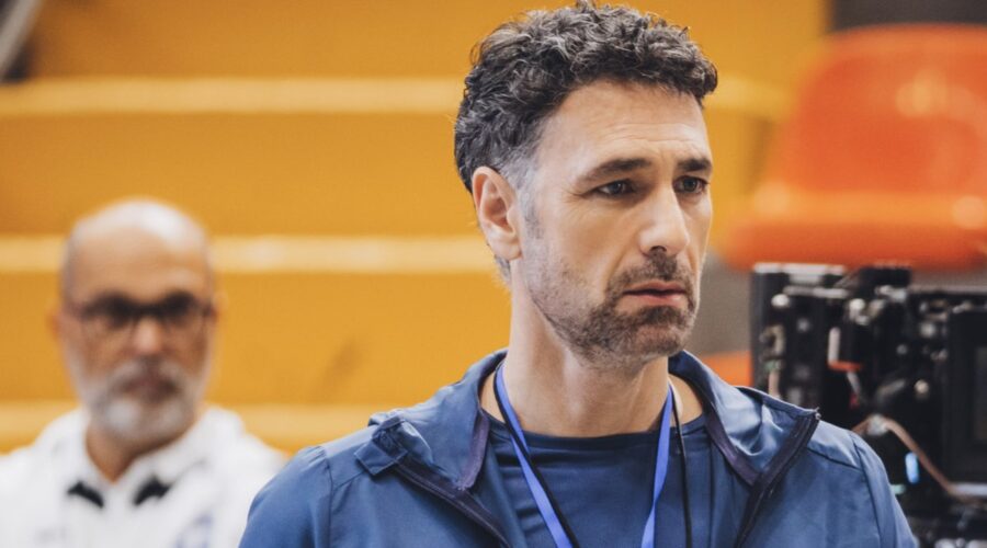 Raoul Bova (Riccardo Bramanti) in una scena de 