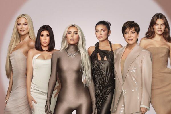 La key art della quarta stagione di “The Kardashians”. Credits: Disney+.