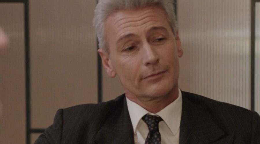 Roberto Farnesi (Umberto Guarnieri) in una scena della puntata 2 de 