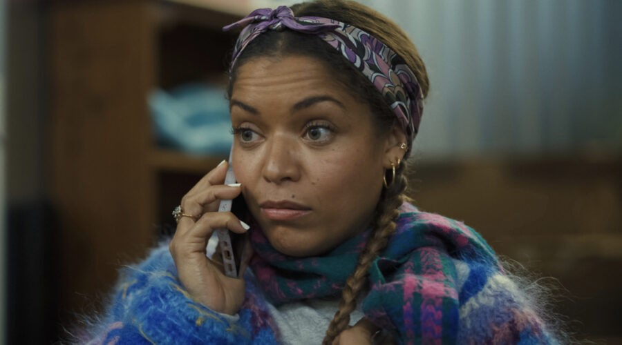 Antonia Thomas Nel Ruolo Di Lisa In Still Up Credits Apple Tv Plus