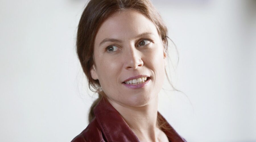 Barbara Terpoorten (Anna-Maria Giovanoli) in una scena di 