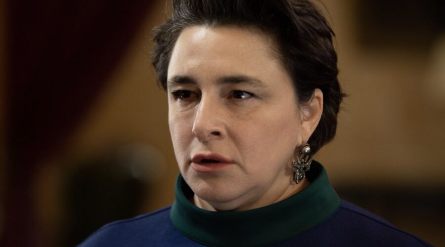 Esra Dermancıoğlu (Behice Hekimoğlu) in una scena di 