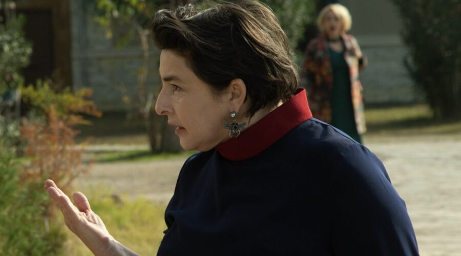 Esra Dermancıoğlu (Behice Hekimoğlu) in una scena di 