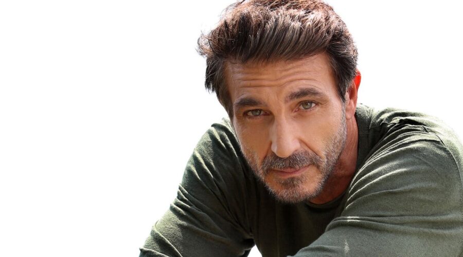 Daniele Liotti interpreta Carlo Bontempi in