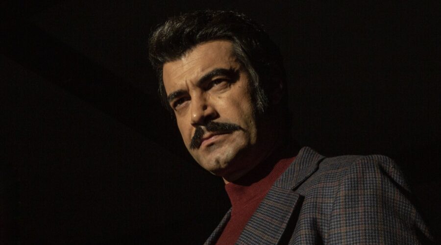 Murat Ünalmis (Demir) in una scena di ”Terra Amara”. Credits: Mediaset