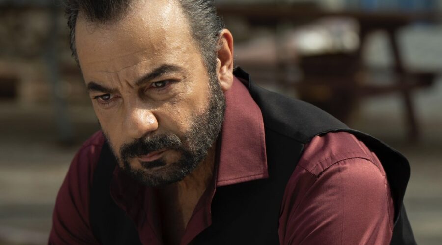 Kerem Alisik (Fekeli) in una scena di